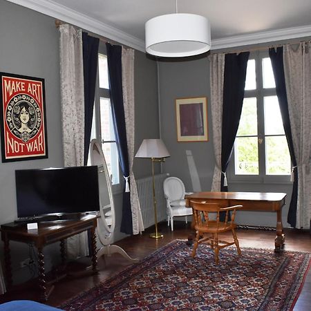 베르뇔 다브르 에 디통 Manoir Des Tuileries Du Buisson B&B 객실 사진