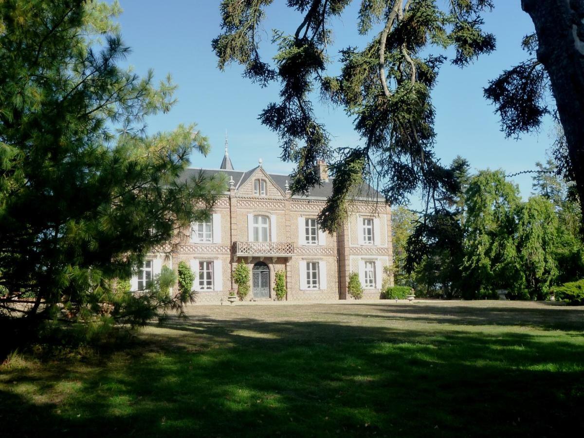 베르뇔 다브르 에 디통 Manoir Des Tuileries Du Buisson B&B 외부 사진
